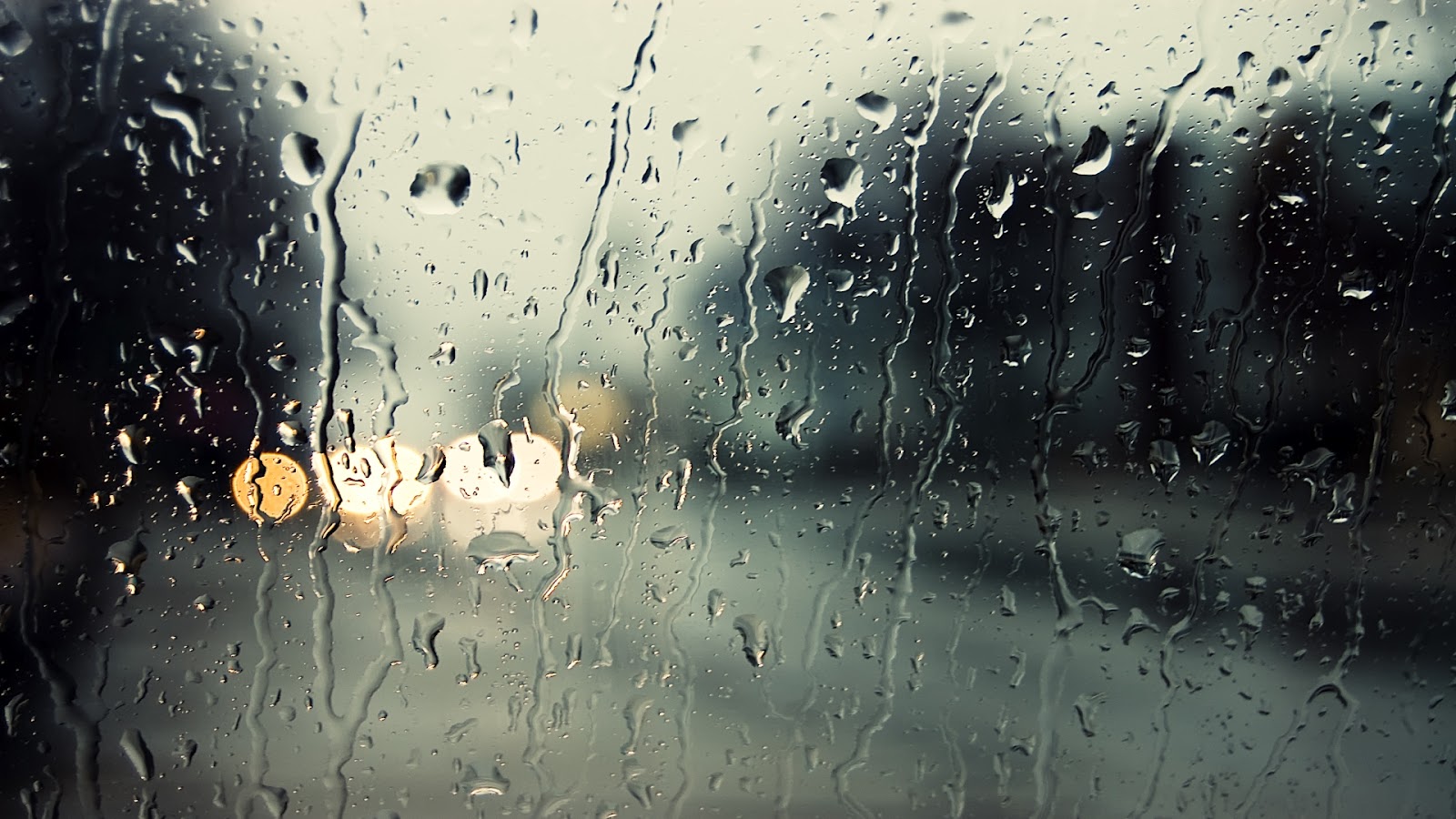 Rain_Drops_on_Window_HD_Desktop_Wallpaper